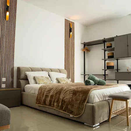 Spacious 3br Sliema Escape With Perfect Sea Views Apartment Tas-Sienja
