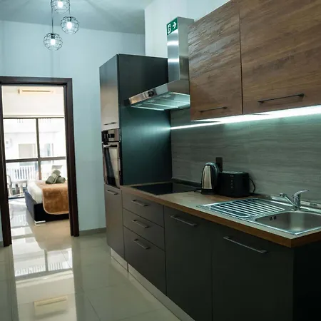 Spacious 3br Sliema Escape With Perfect Sea Views * Tas-Sienja